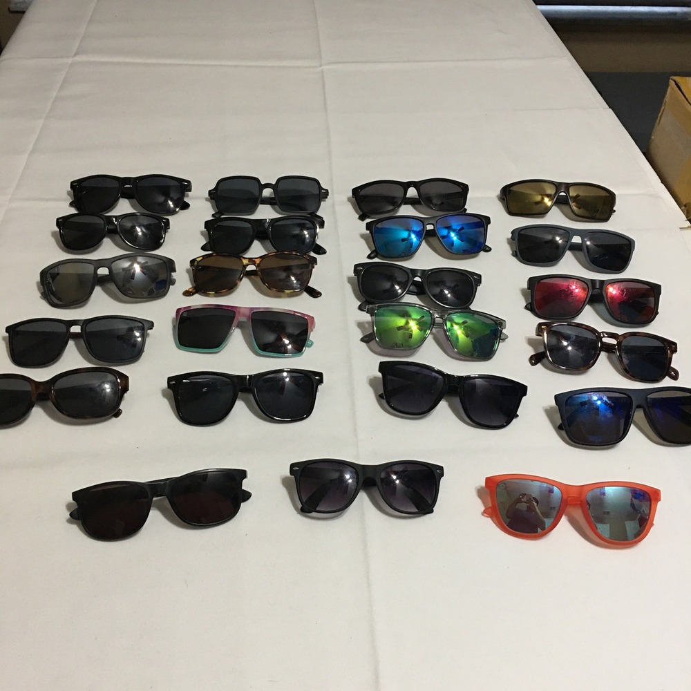 Lot of 23 Sunglasses Unisex One Size Mixed Colors Skechers Neven Panama Jack